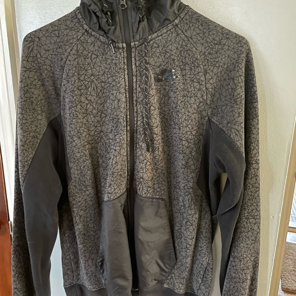 Men’s Nike zip-up Track Jacket with good.